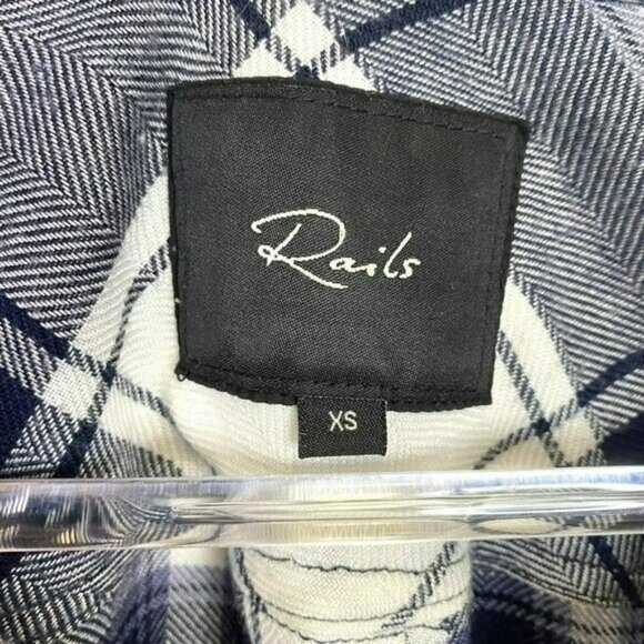 Rails Shirt Womens Size XS Flannel Plaid Long Sleeve Navy Blue Button Front - Picture 2 of 4